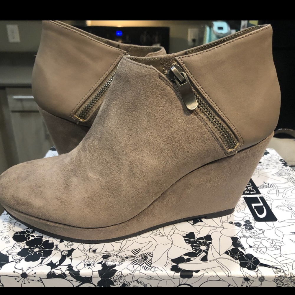 Chinese Laundry wedges